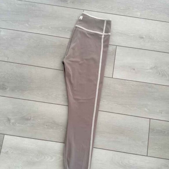 Genuine Vuori Piper BreatheInterlock™ Leggings in Graphite Women’s Size small - Picture 6 of 6